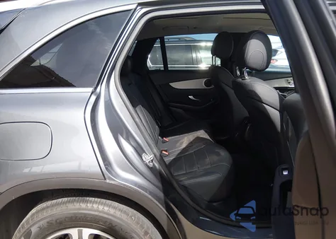 2019 Mercedes-Benz Glc 300 z USA, uszkodzony, nr VIN WDC0G4JB2K1001144